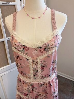 Camellia NWT Pink Floral Lace Boho Maxi Medium